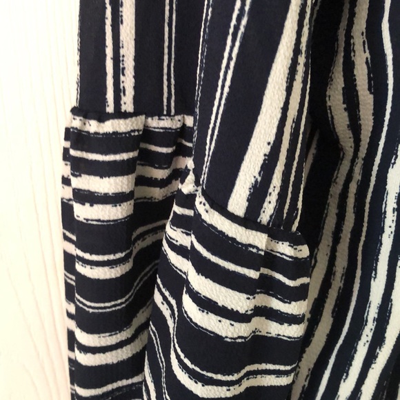Woman’s fall notations V-neck blue and white striped blouse with hooked chain - Picture 4 of 14